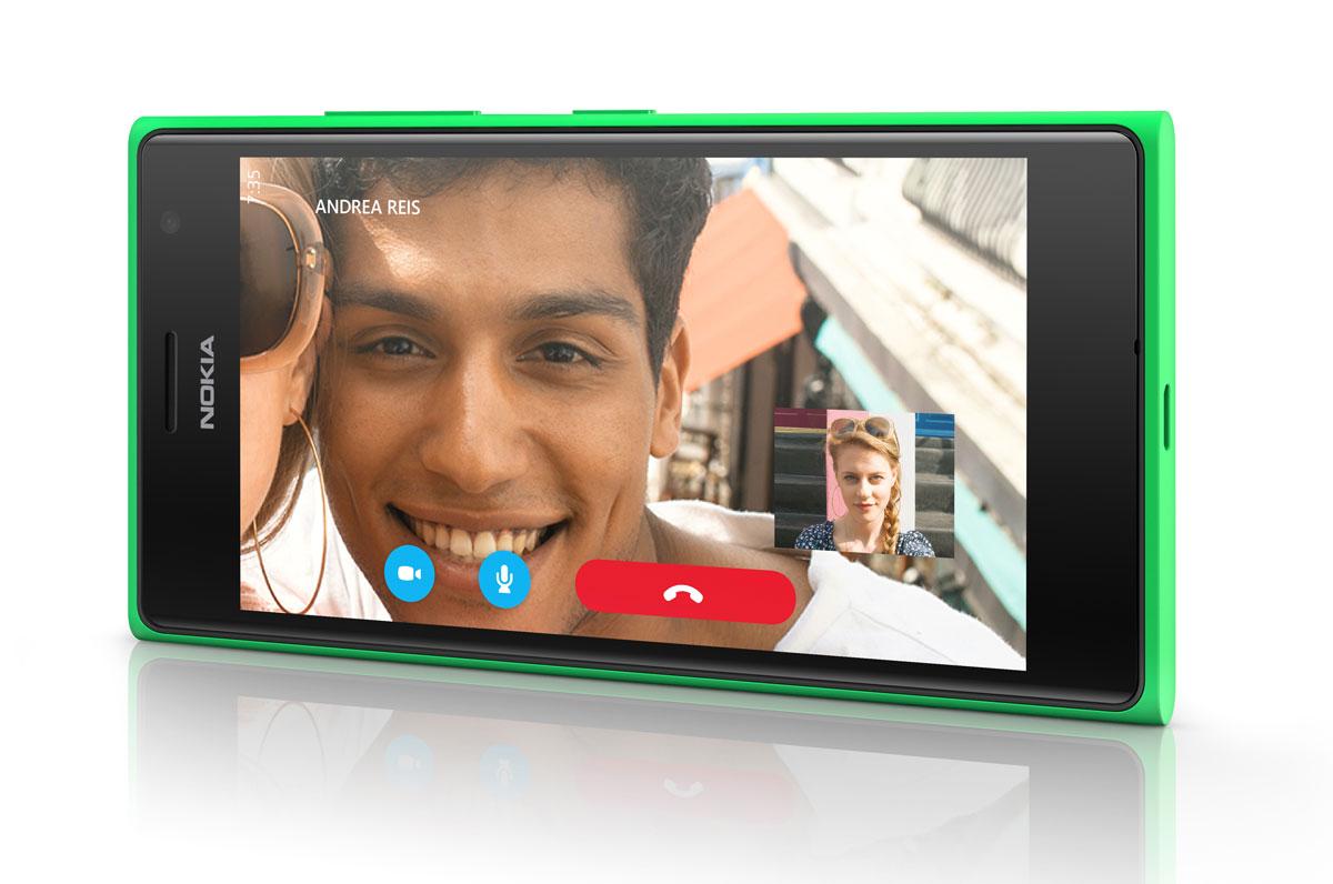 Nokia Lumia 735 en color verde