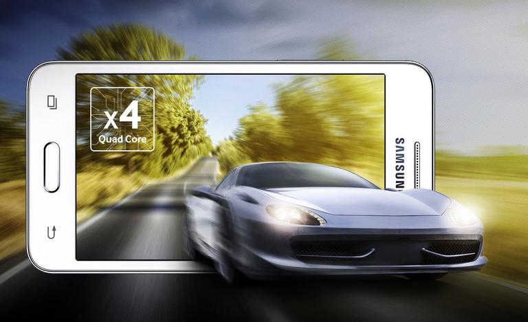 Samsung Galaxy Core 2 con coche saliendo de la pantalla