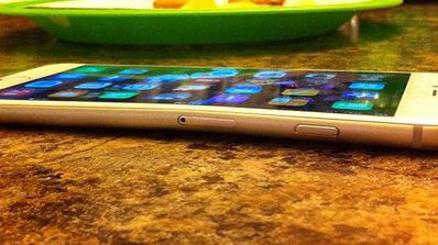 iPhone 6 Plus con la carcasa doblada