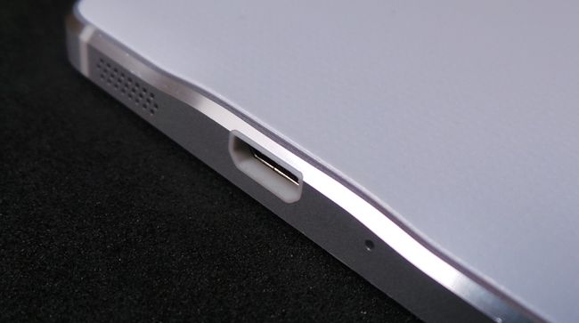Puerto USB del Samsung Galaxy Alpha