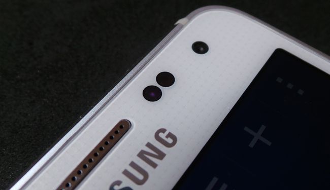 Sensores frontales del Samsung Galaxy Alpha