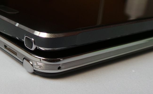 Grosor comprado del Samsung Galaxy Note 4 y el Samsung Galaxy Note 3