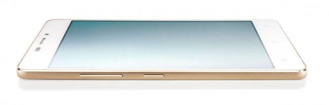 Kazam Tornado 348 en color oro y blanco