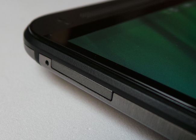 Ranura lateral del HTC One Mini 2
