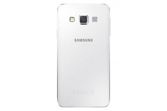 Samsung Galaxy A3 en color blanco trasera y cámara