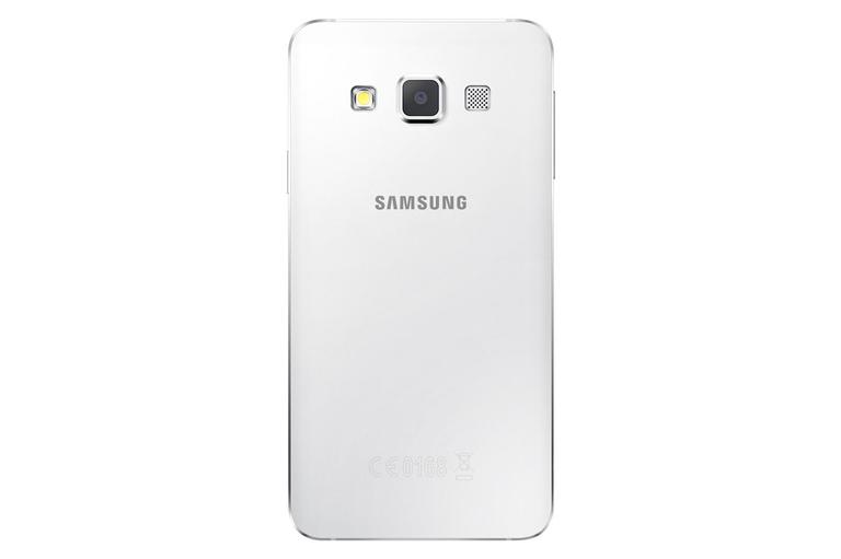 Samsung Galaxy A3 en color blanco trasera y cámara