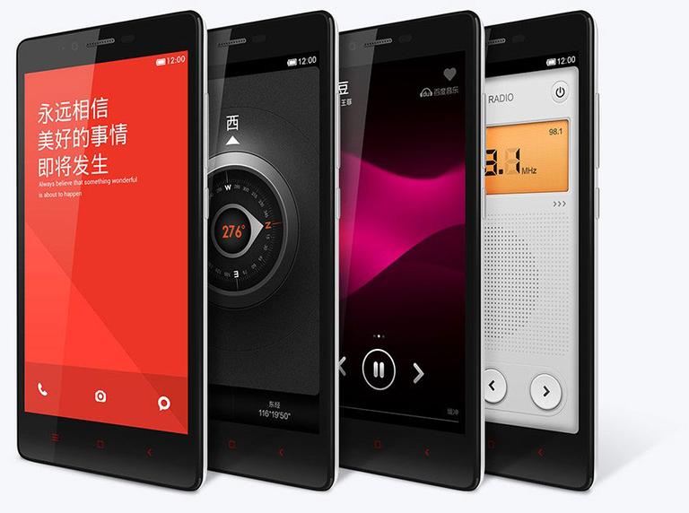 Xiaomi Red Mini Note 4G con varias pantallas.