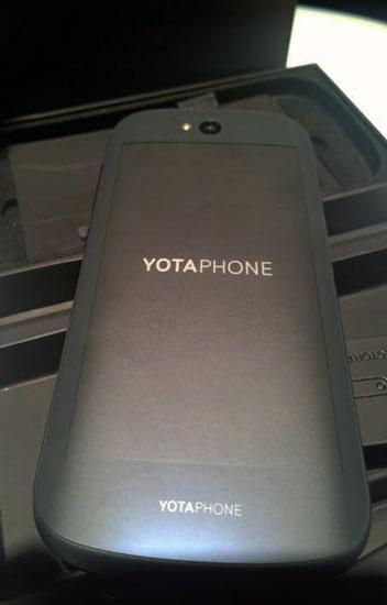 Yotaphone-2_6