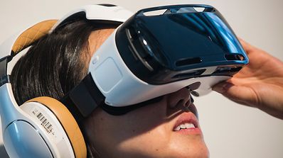 Galaxy Note 4 más Gear VR de Samsung.