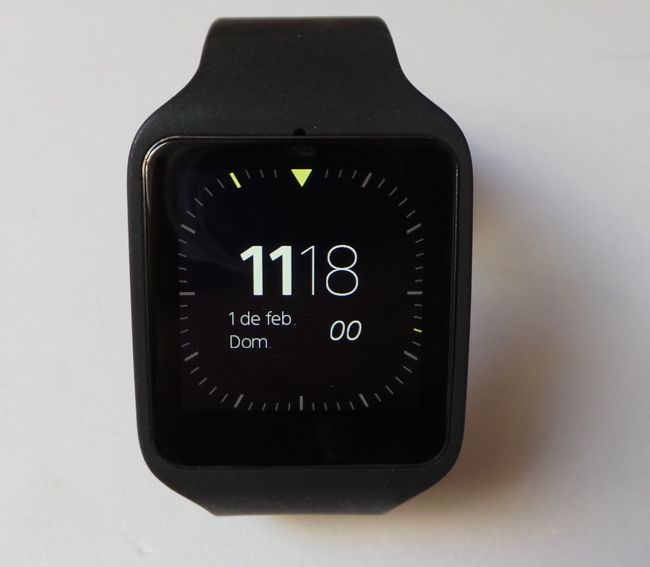 Imagen frontal del Sony SmartWatch 3
