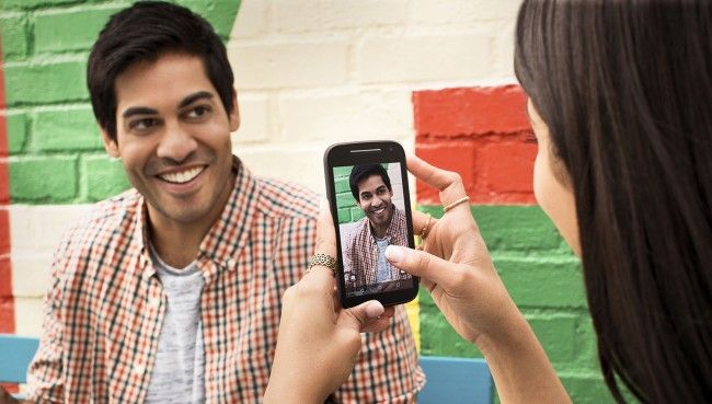 Motorola Moto E haciendo una fotografía