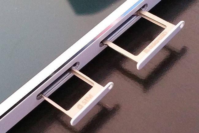 Ranuras de tarjetas abiertas del Samsung Galaxy A5