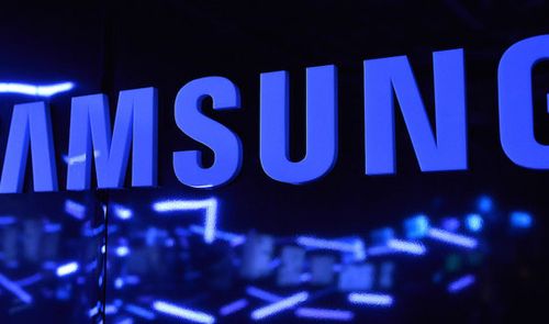 Samsung logo en metal