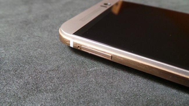 Ranura lateral del HTC One M9