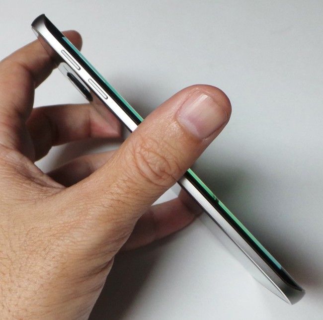Imagen lateral del Samsung Galaxy S6 Edge