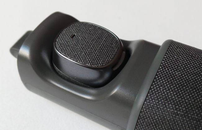 Accesorio Motorola Moto Hint en su cargador