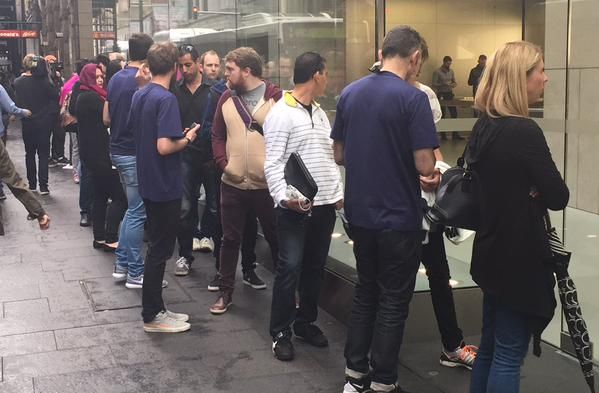 cola apple store apple watch