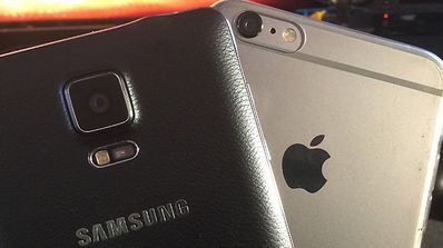Samsung vs Apple.
