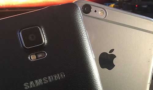 Samsung vs Apple.