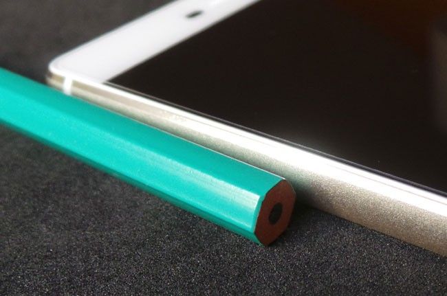 Comaprativa con lápiz del Huawei P8