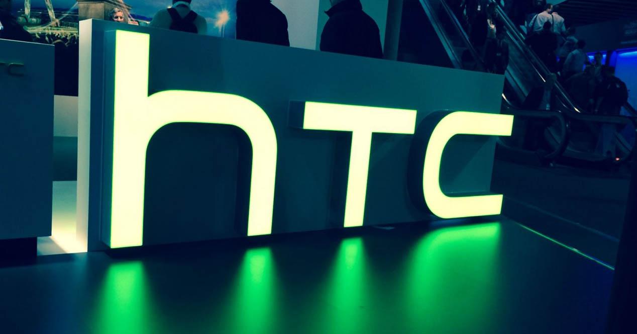 Logo de HTC iluminado