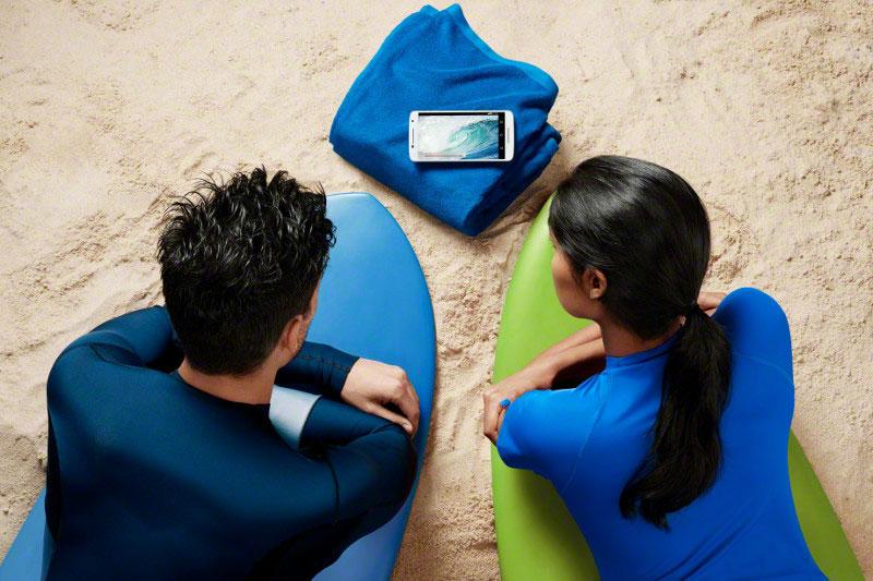 Motorola Moto X Play en la playa