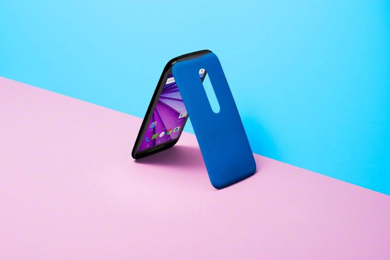 Motorola Moto G Tercera Generación con carcasa de color azul
