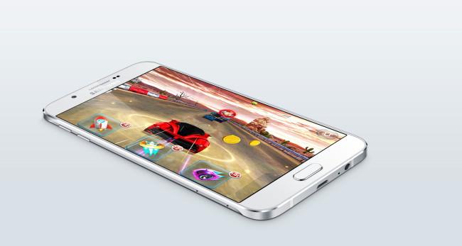 Samsung Galaxy A8 con videojuego