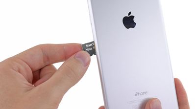 Montaje del iPhone 6 con ranura microSD