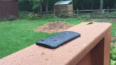 Motorola Moto G 2015 bajo la lluvia