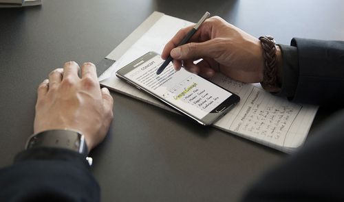 samsung-galaxy-note-4-tomando-notas