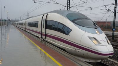 tren-ave