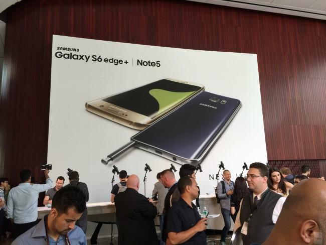 cartel samsung con nuevos Galaxy S6 edge+ y note 5