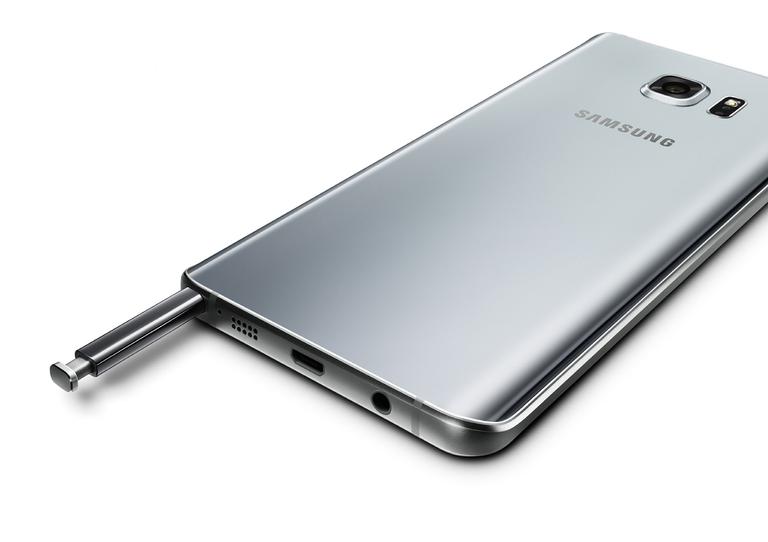 Samsung Galaxy Note 5 vista de la parte trasera en color gris