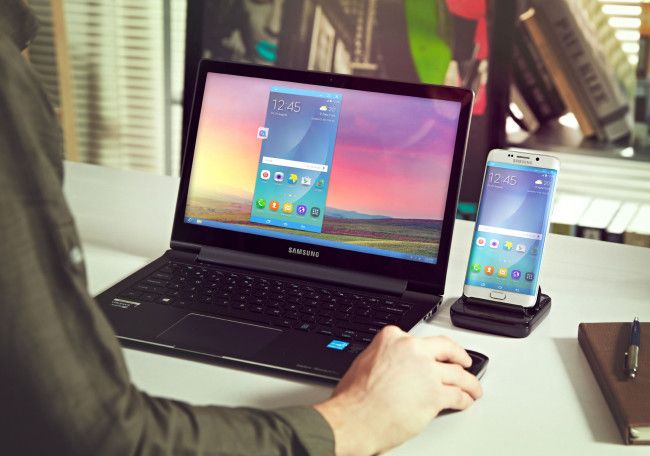Samsung Galaxy S6 Edge Plus conectado a ordenador