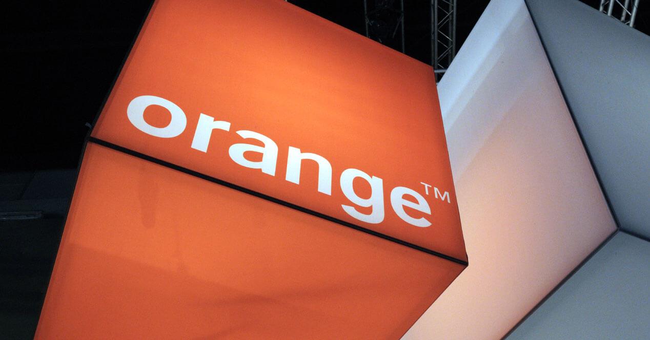 Orange Logo en cubo