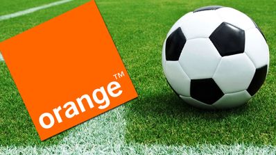 Logo orange con balon de futbol