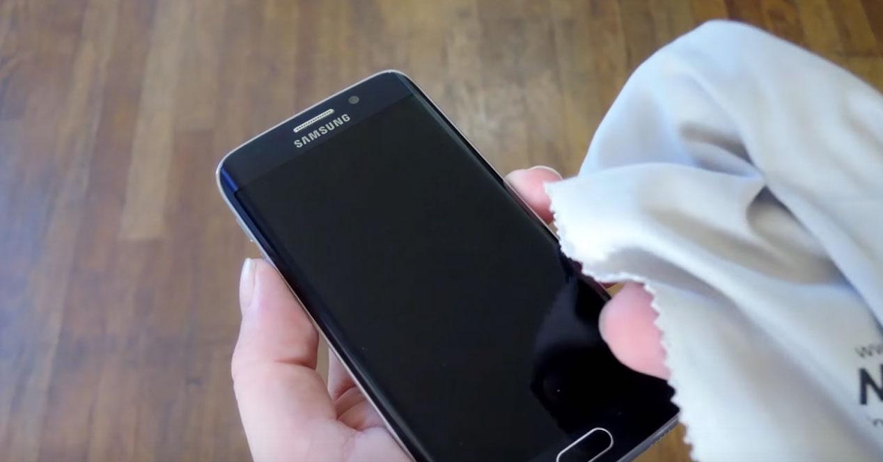 Samsung Galaxy S6 edge limpiar pantalla
