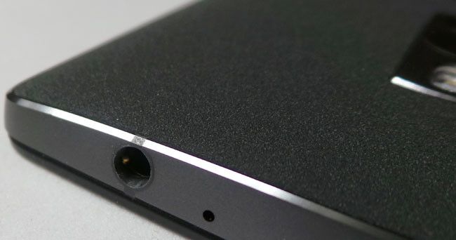 Toma de auriculares del OnePlus 2