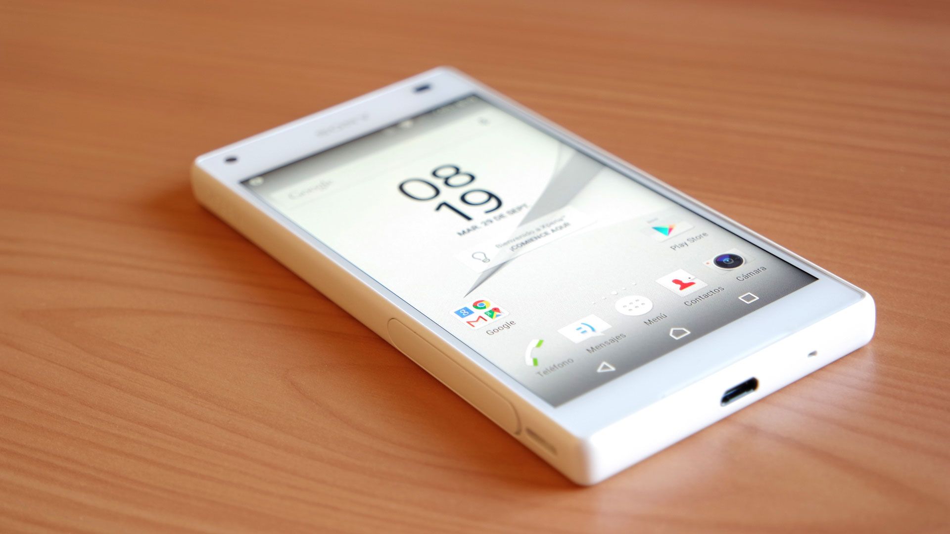 Sony Xperia Z5 Compact en color blanco