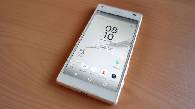Sony Xperia Z5 Compact en color blanco