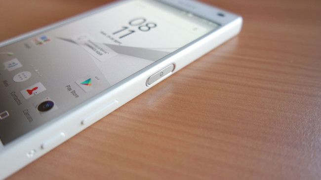 Sony Xperia Z5 Compact botones y lector de huella dactilar