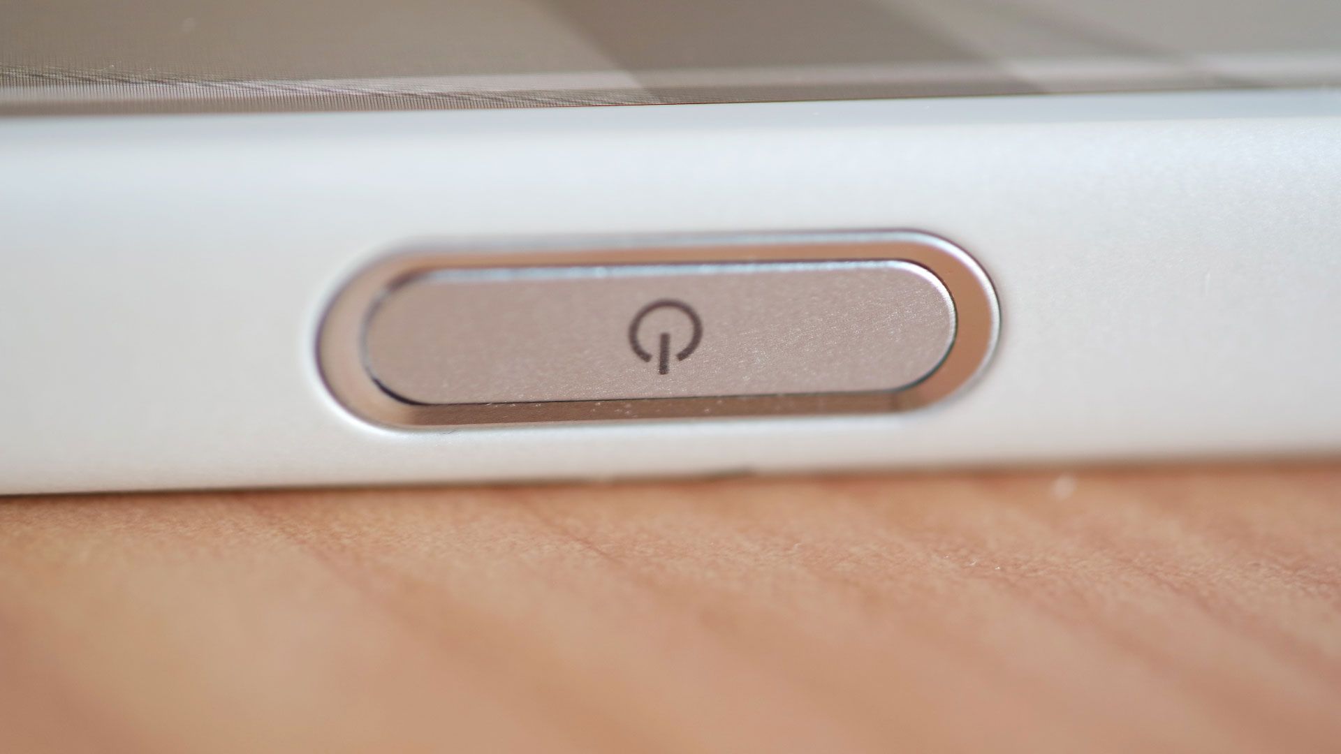 Sony Xperia Z5 Compact detalle del lector de huellas dactilares.