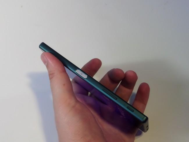 Sony Xperia Z5 verde boton home en mano