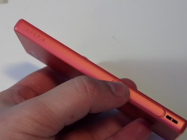 Sony Xperia Z5 Compact coral lateral