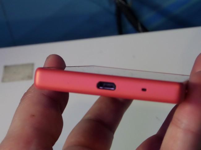 Sony Xperia Z5 Compact coral usb