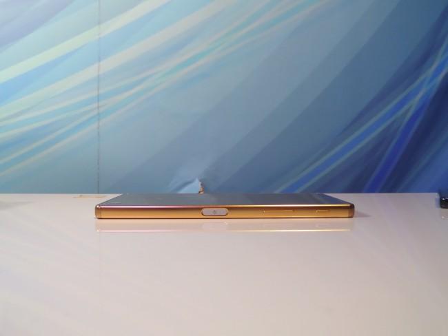 Sony Xperia Z5 Premium perfil dorado