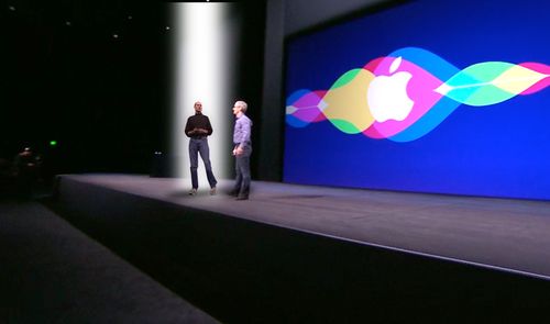 Tim Cook y Steve Jobs en la Keynote