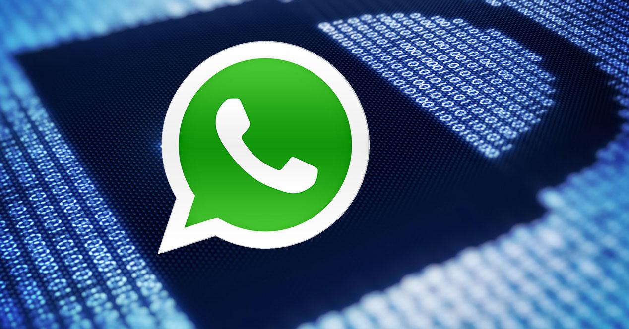 Logo de WhatsApp con fondo de candado pixelado