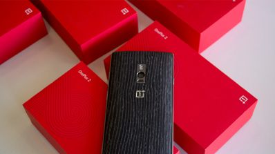 Smartphone OnePlus One con carcasa personalizada